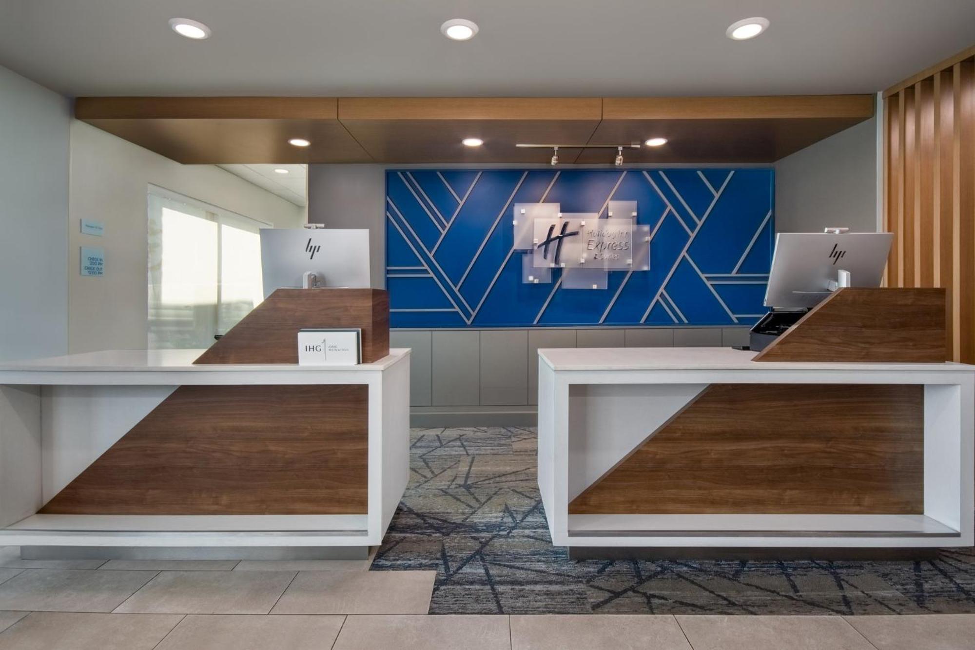 Holiday Inn Express & Suites Muskegon - Grand Haven By Ihg Exterior foto